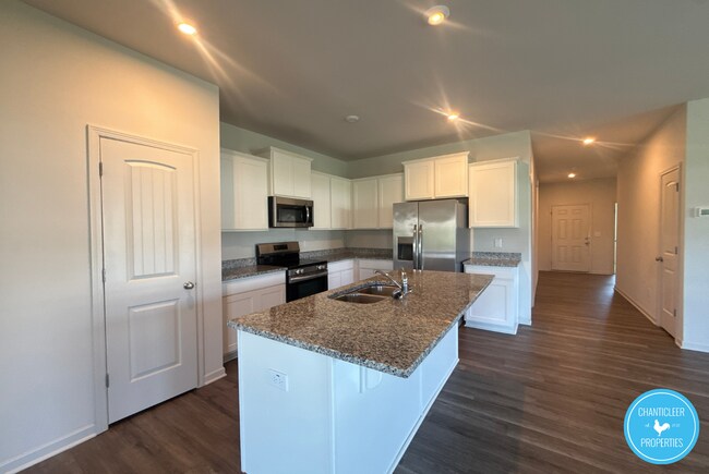 Building Photo - 95 Suhani Ln
