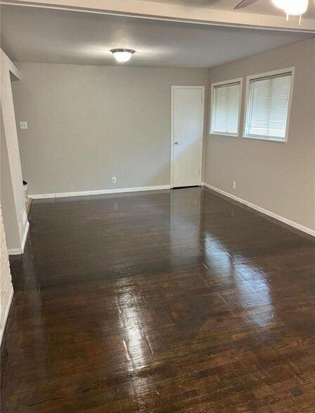 Building Photo - 119 Dundee Cir