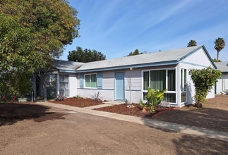 Building Photo - 4942 Clairemont Dr