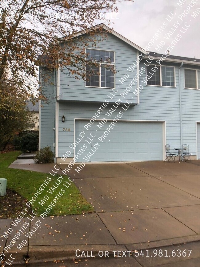 Building Photo - Townhome Near Samaritan Hospital