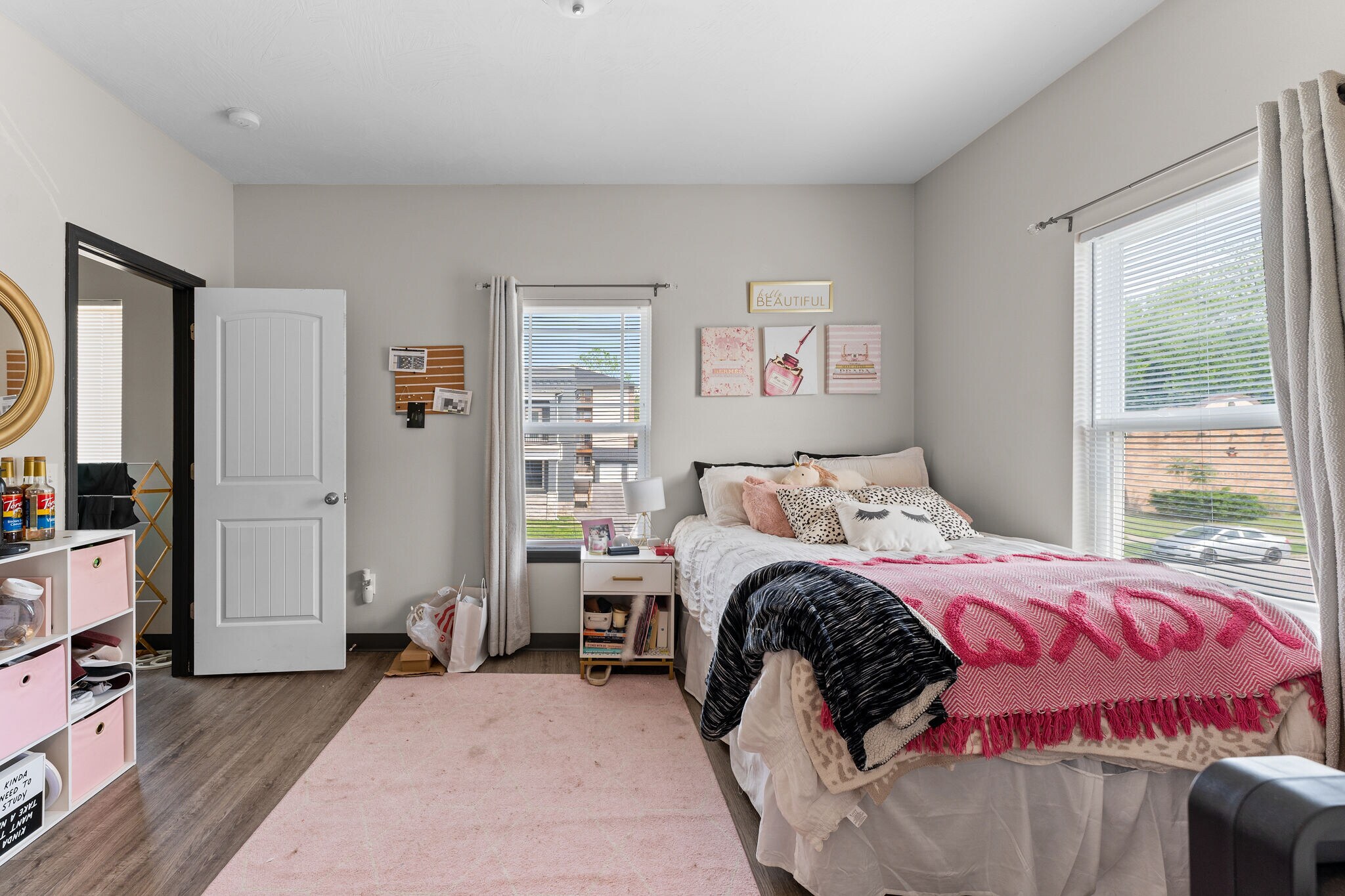 Large Bedroom - 807 South Ave