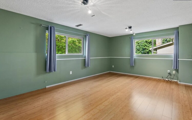 Building Photo - 9426 NE 137th St