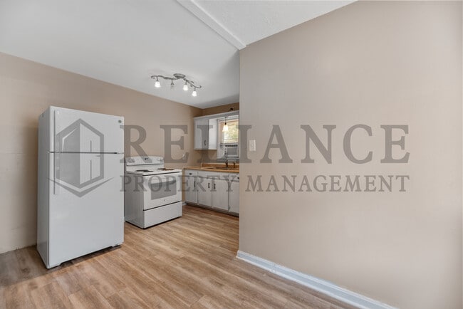 Building Photo - 345 Grover Ave