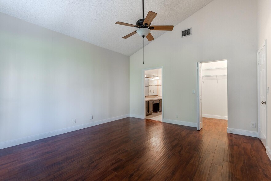 Building Photo - 7705 Forest Green Ln