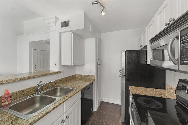 Building Photo - 3231 Allen Pkwy