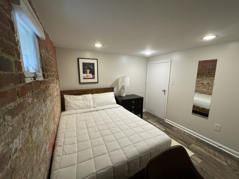 Bedroom B - Bsmt - 439 Park Rd NW