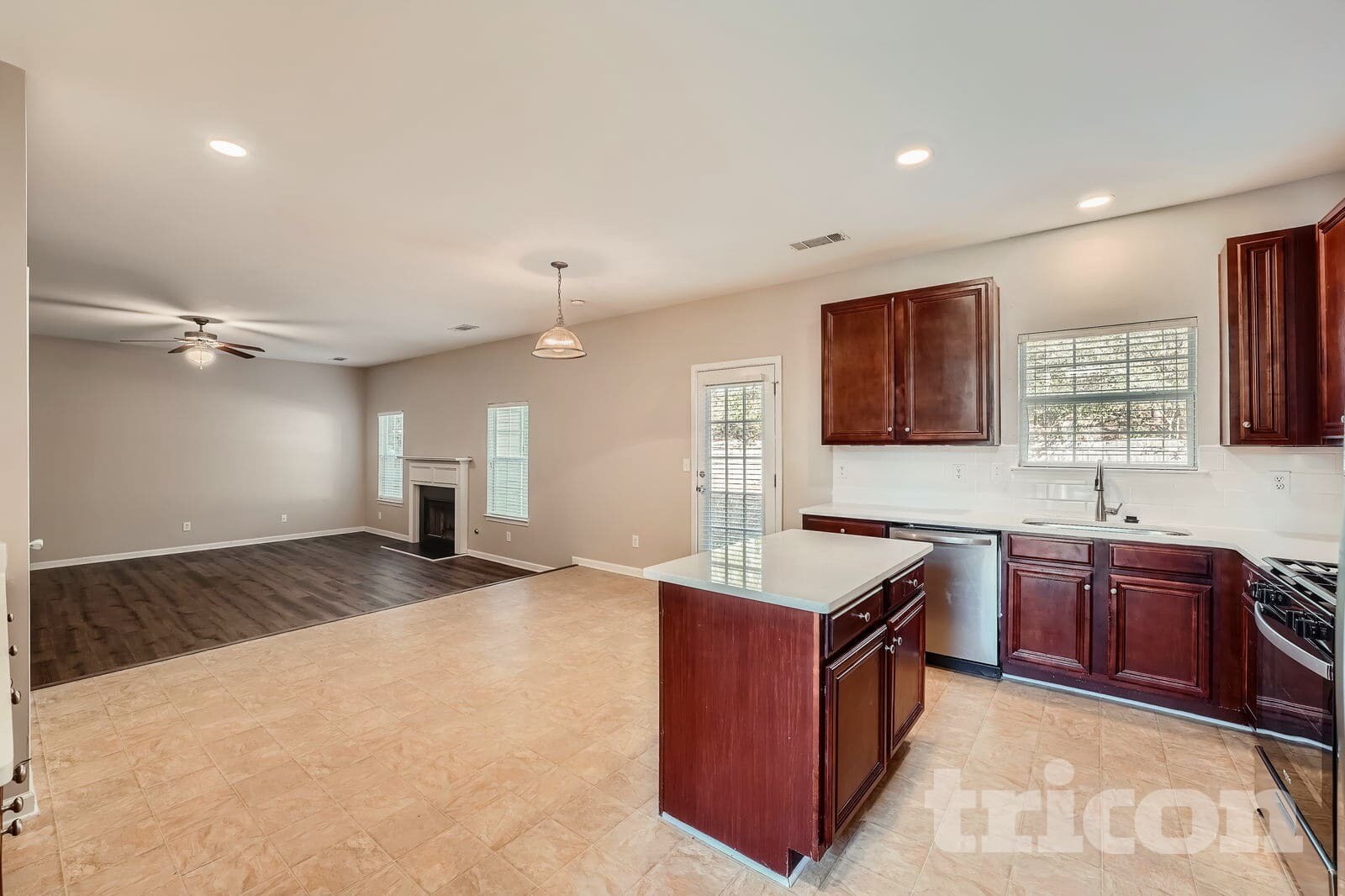 Building Photo - 5190 Hopewell Manor Dr