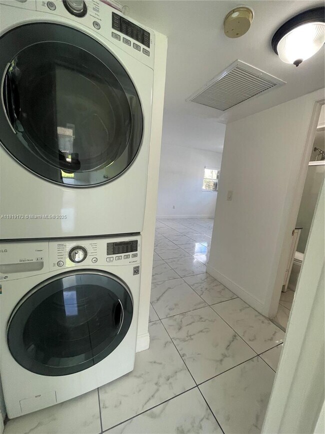 Building Photo - 15699 SW 73rd Cir Terrace