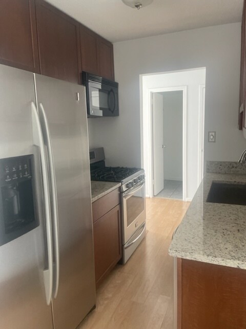 Building Photo - 501 Slaters Ln