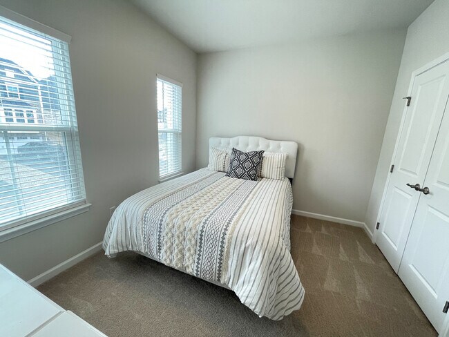 Building Photo - 148 Moyer Hill Dr