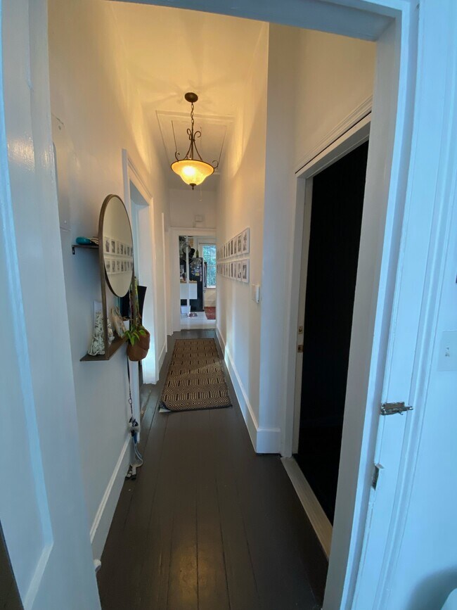 Building Photo - Savannah