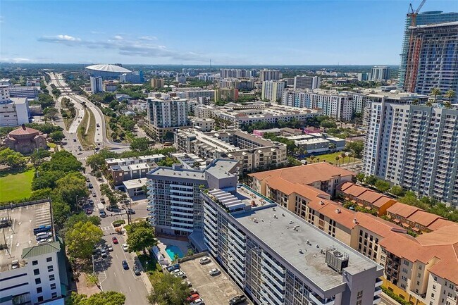 Building Photo - 470 3rd St S