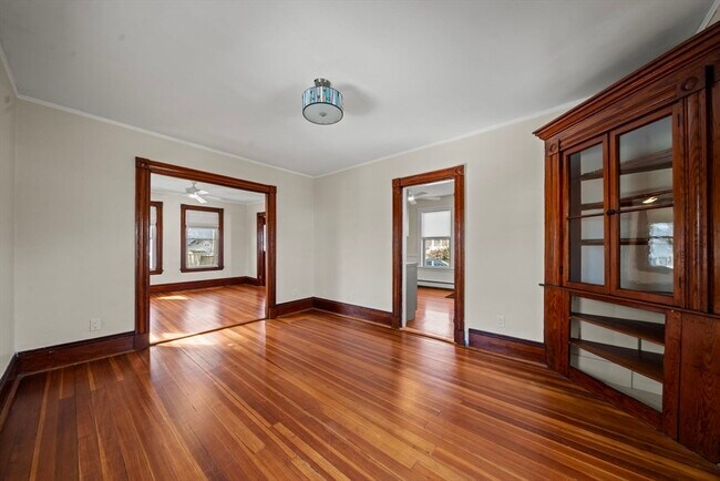 Building Photo - 7 Sweetser Ave