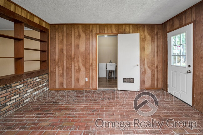 Building Photo - 21 Cullen Dr