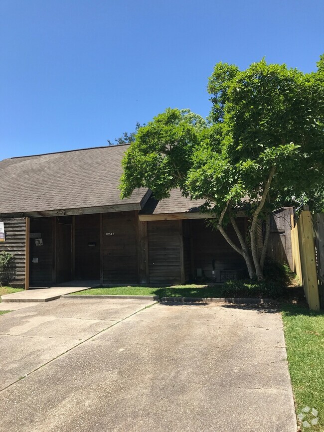 Building Photo - 1BR Cedar Duplex Studio with Private Fence...