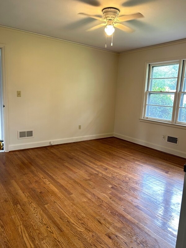 Building Photo - 407 Elizabeth Dr