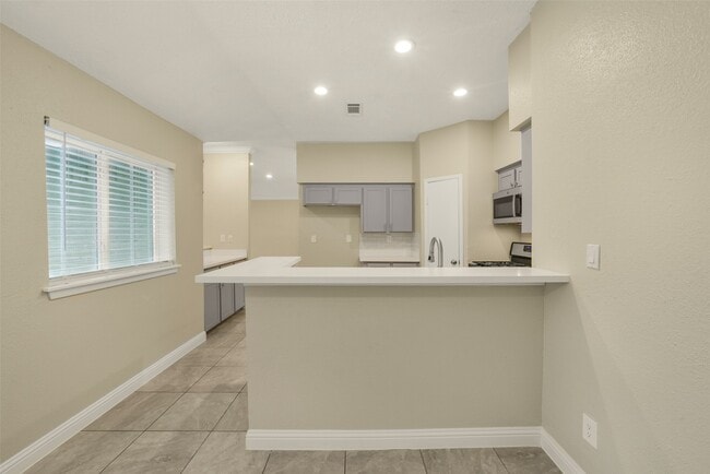 Building Photo - 21211 Park Mt Dr