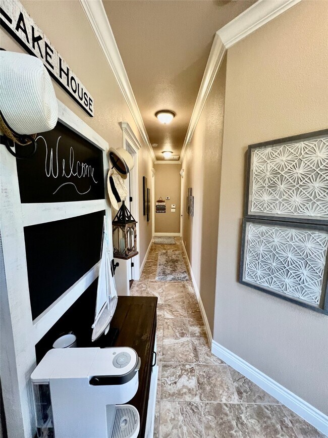 Building Photo - 1180 Rip Jay Cir