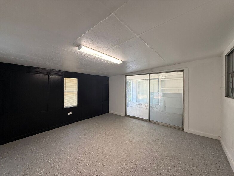 Building Photo - 217 Avenue E