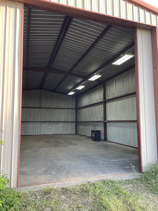 Building Photo - 2313 Vineyard Creek Rd