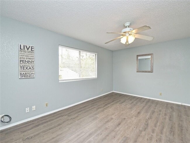 Building Photo - 5809 Spring Meadow Rd