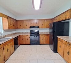 Building Photo - 3909 Ocean View Dr
