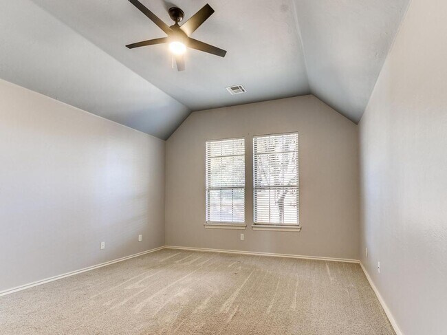 Building Photo - 17121 Kemble Ln
