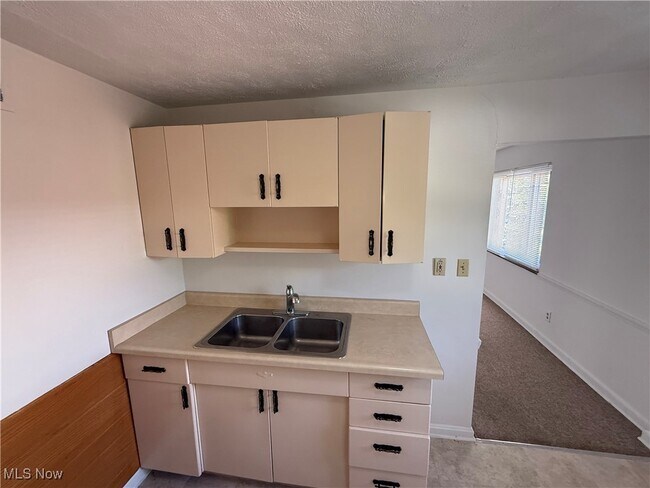 Building Photo - 21250 Crystal Ave
