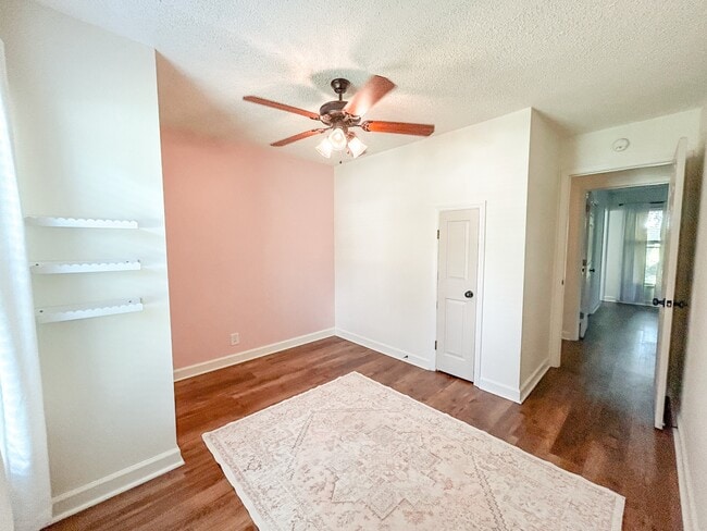 Building Photo - 619 Boone Cir