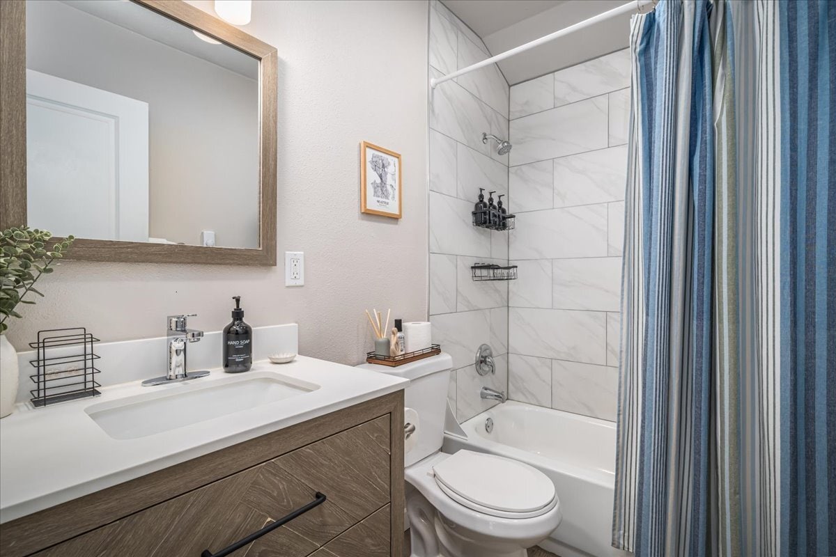 Building Photo - 210 SW 104th St