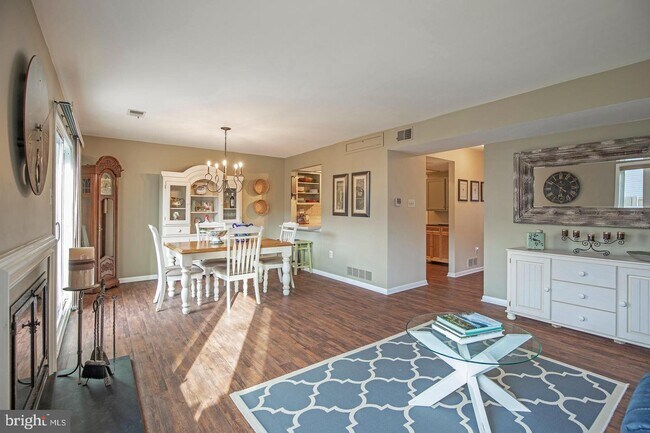 Building Photo - 502 Portsmouth Ct