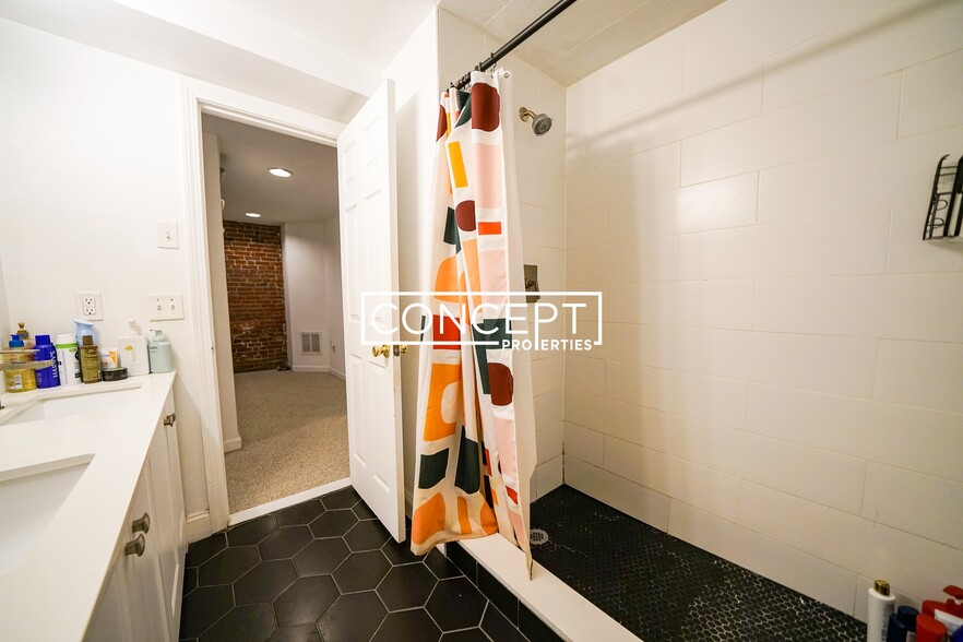 Building Photo - 480 Massachusetts Ave