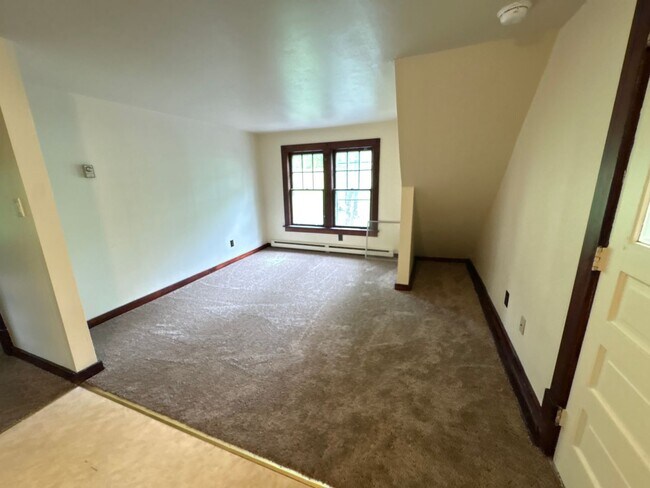 Building Photo - 4036-4038 Manor Drive