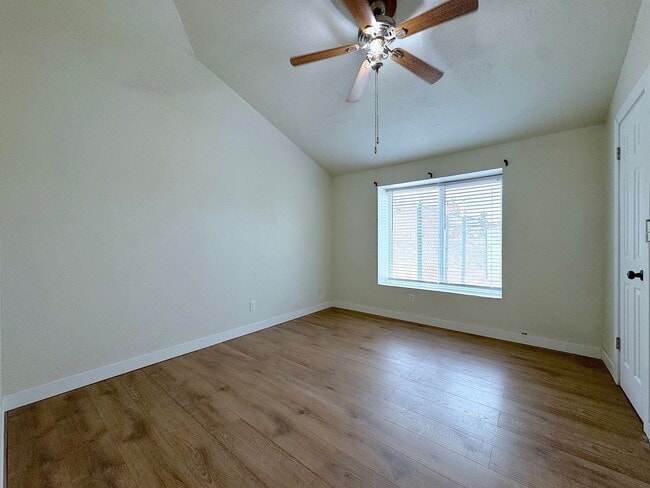 Building Photo - Northeast El Paso 2 bed Refrig A/C Duplex