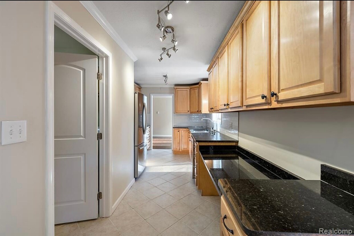 Building Photo - 6068 Glyndebourne Dr