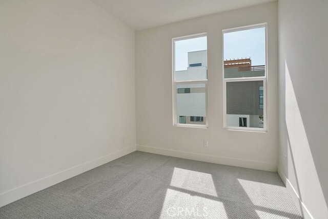 Building Photo - 683 W 17th St