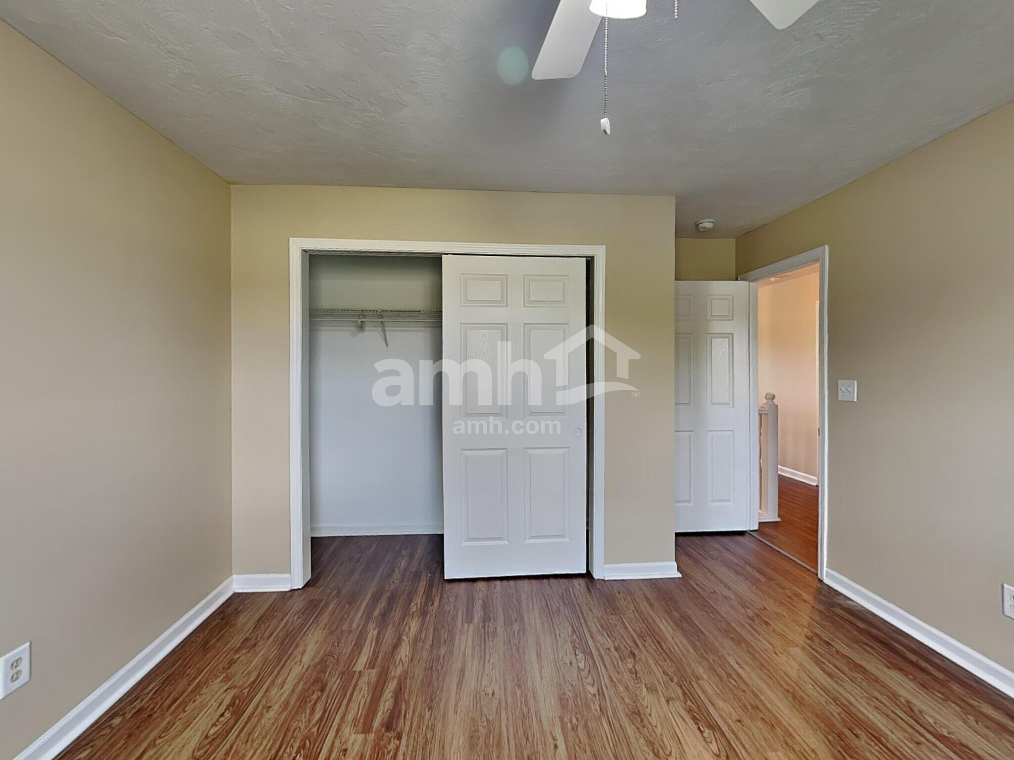 Building Photo - 717 Breakers Ln