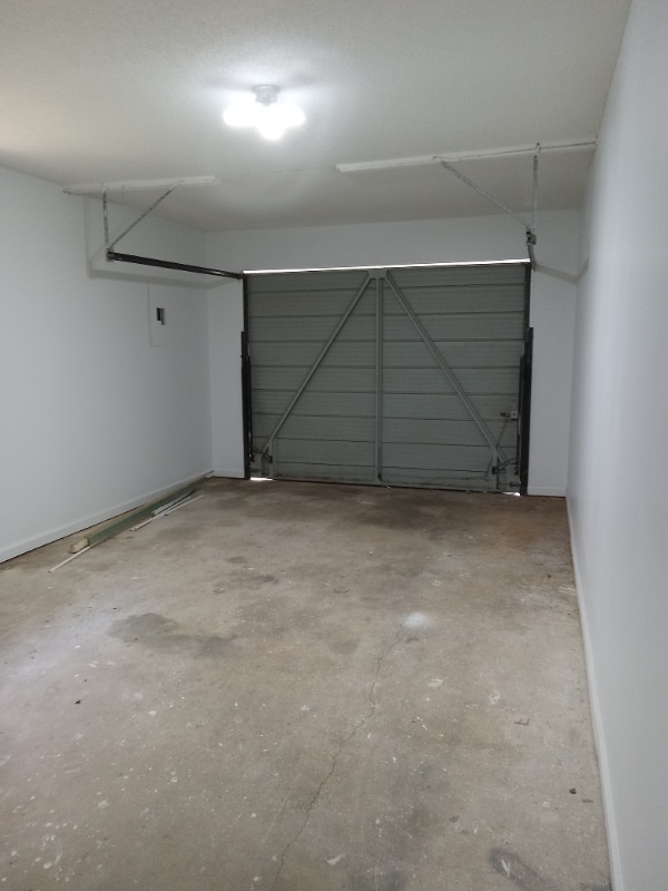 Building Photo - 127 E Bonnie Dr