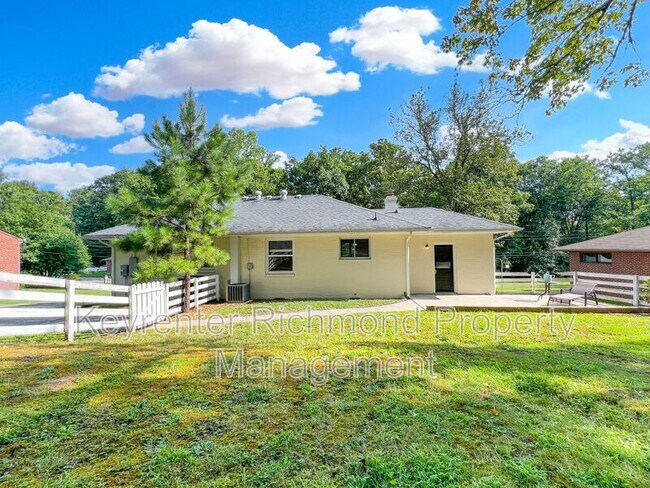 Building Photo - 5509 Swan Dr