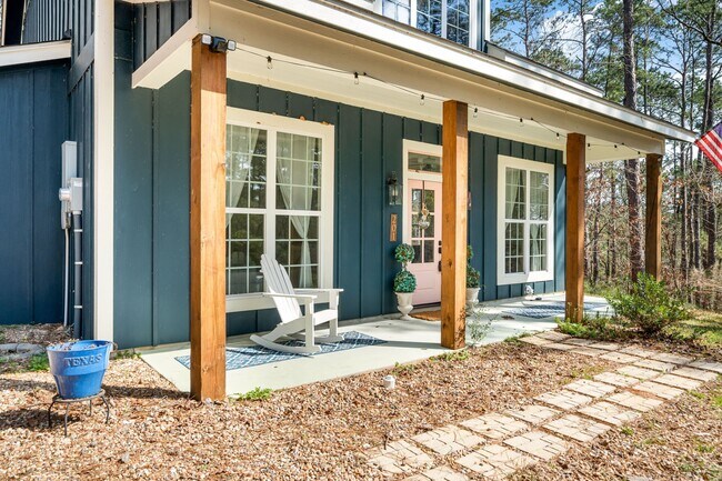Building Photo - 201 Sunny Hill Dr