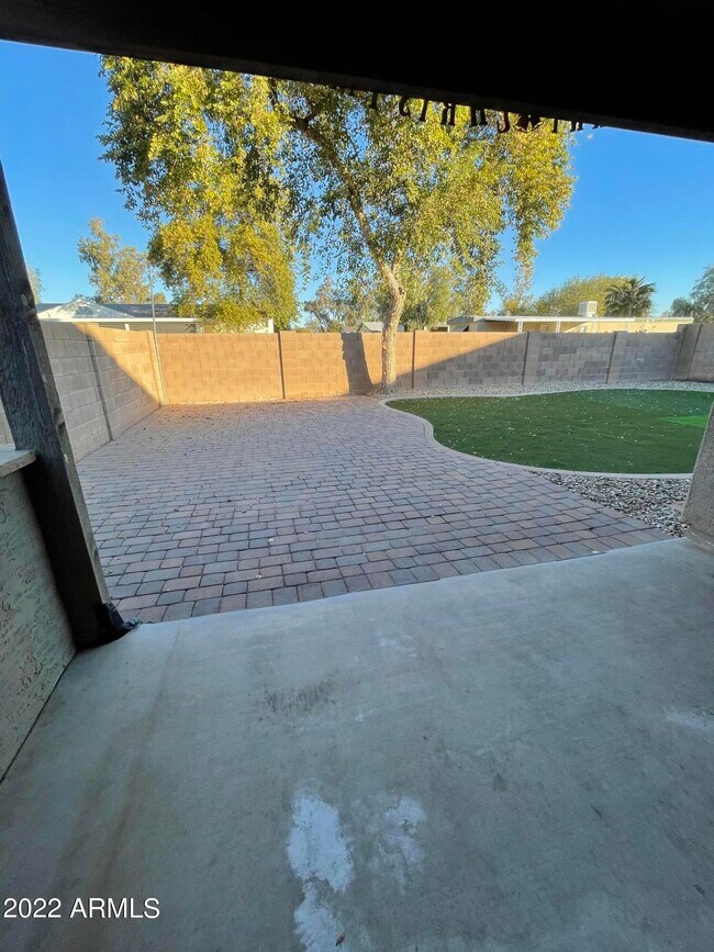 Building Photo - 13622 W Peck Ct