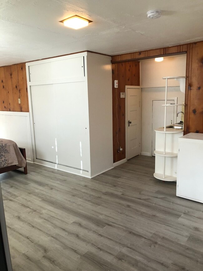 Entrance - 2749 Kinney Dr