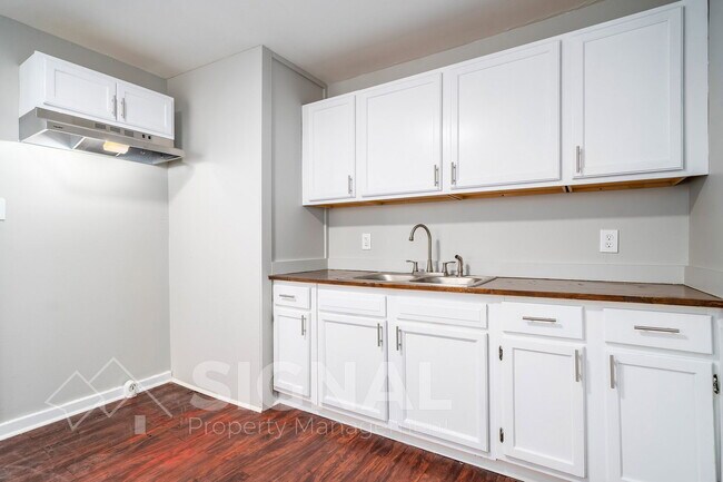 Building Photo - 5832 Court Q