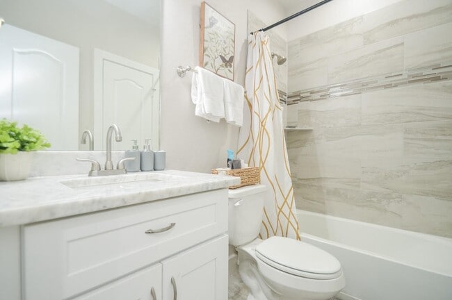 Building Photo - 4511 Reed Rd