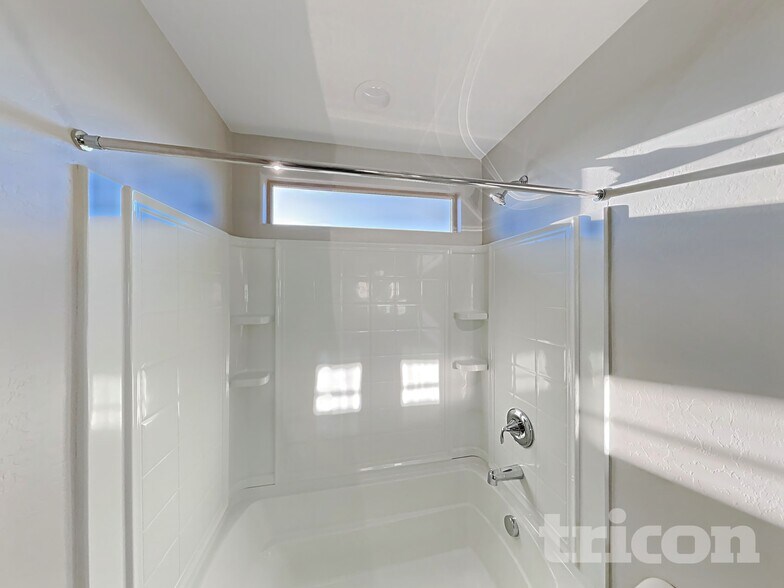 Building Photo - 8636 E Posada Ave