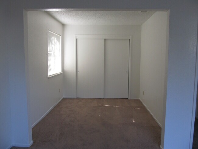 Building Photo - 9433 Maria Way