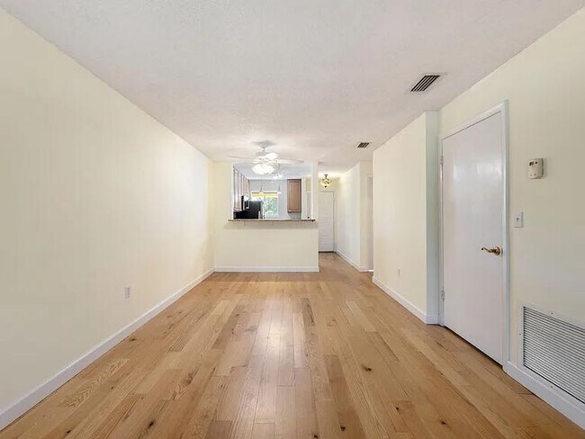 Building Photo - 98202 Windward Ave