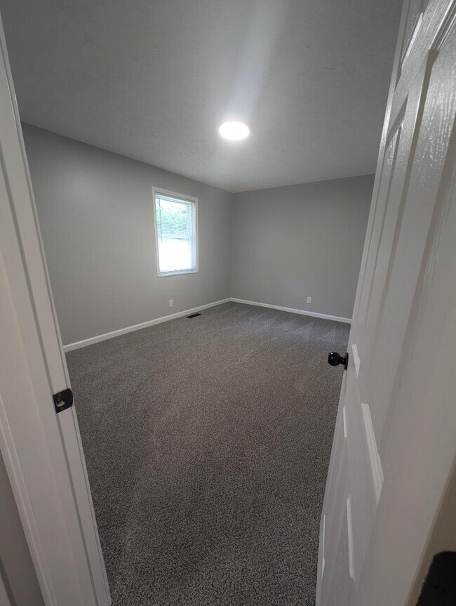 Building Photo - 105 Woodland Park Cir