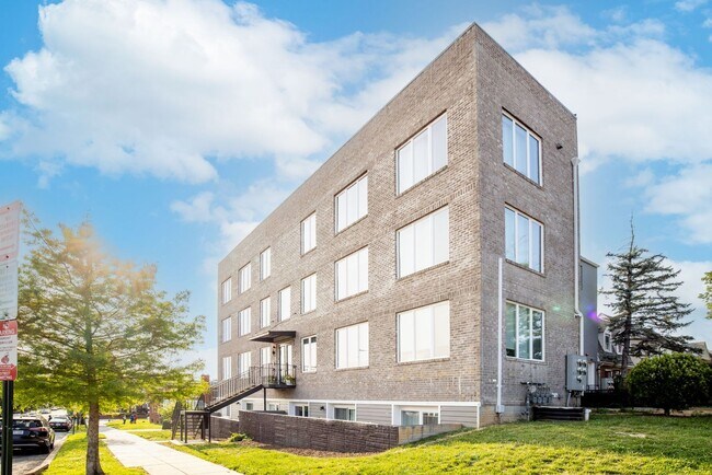 Building Photo - Totally Awesome in Trinidad! 3 bed + 2.5 BA on 2 levels