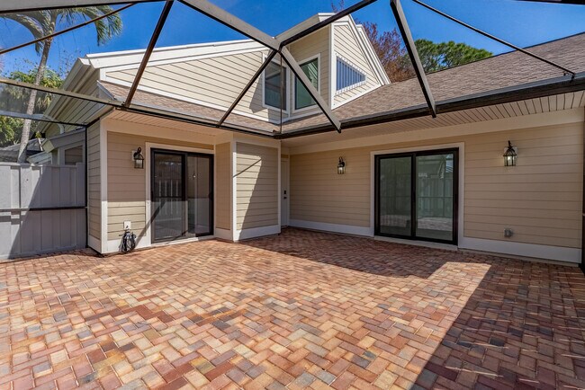 Building Photo - 302 Summerwinds Ln